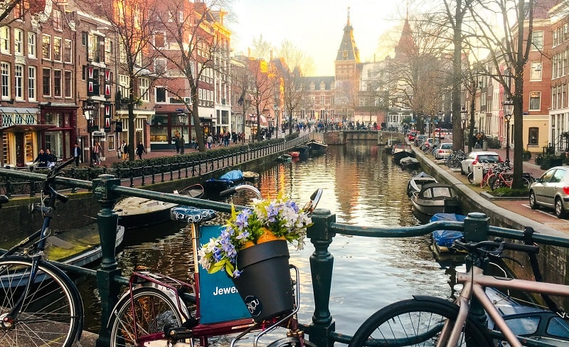 Amsterdam (252km) – Thủ đô của Hà Lan-min