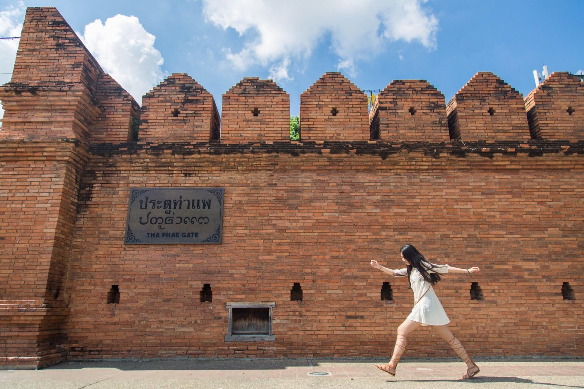 Cổng Tha Phae Gate-min