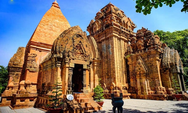 THÁP BÀ PONAGAR-min