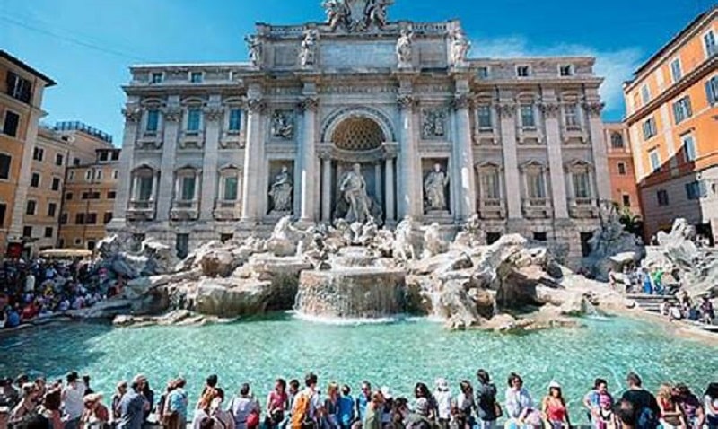 – Trevi Fountain-min